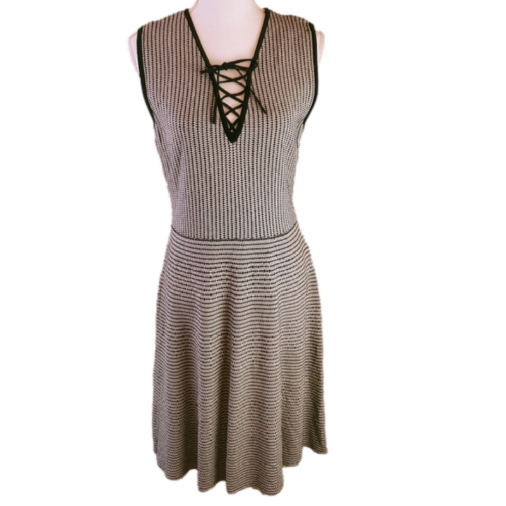 Gibson Latimer Medium Knit Midi Dress Lace up bodice Black‎ & white sweater